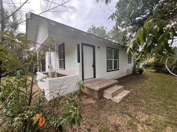 1466 E Myrtle St, Fort Worth, TX 76104