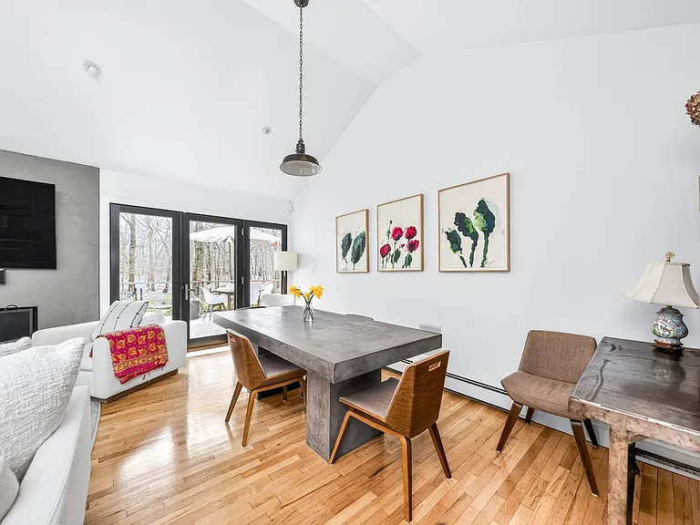 24 Lilla Ln — Photo 7