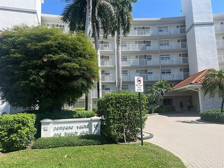 140 NE 28th Ave #305 — Photo 3