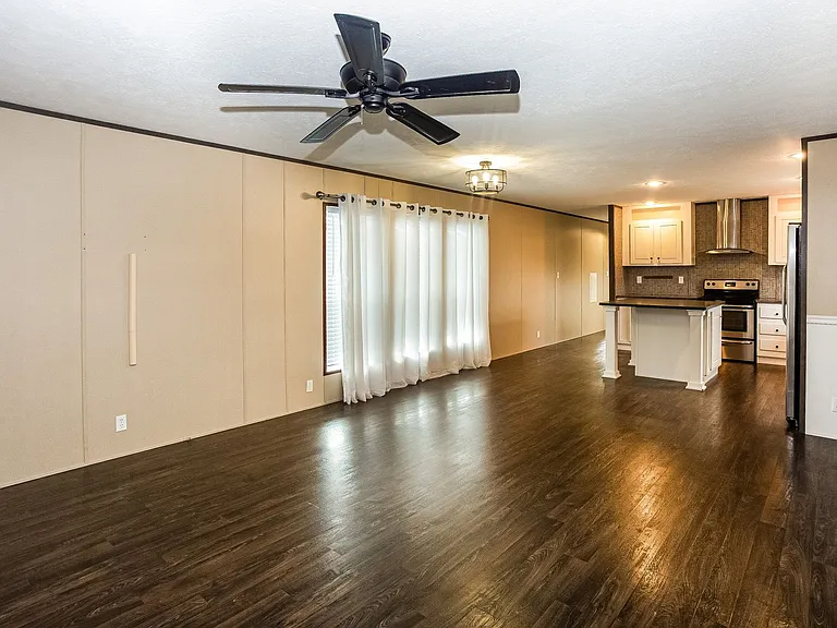 106 Barkley Ln — Photo 5