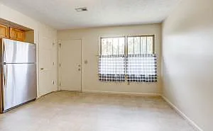 27 W Spring St — Photo 10