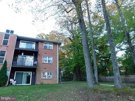 2nd image of 201 Crocker Dr APT E