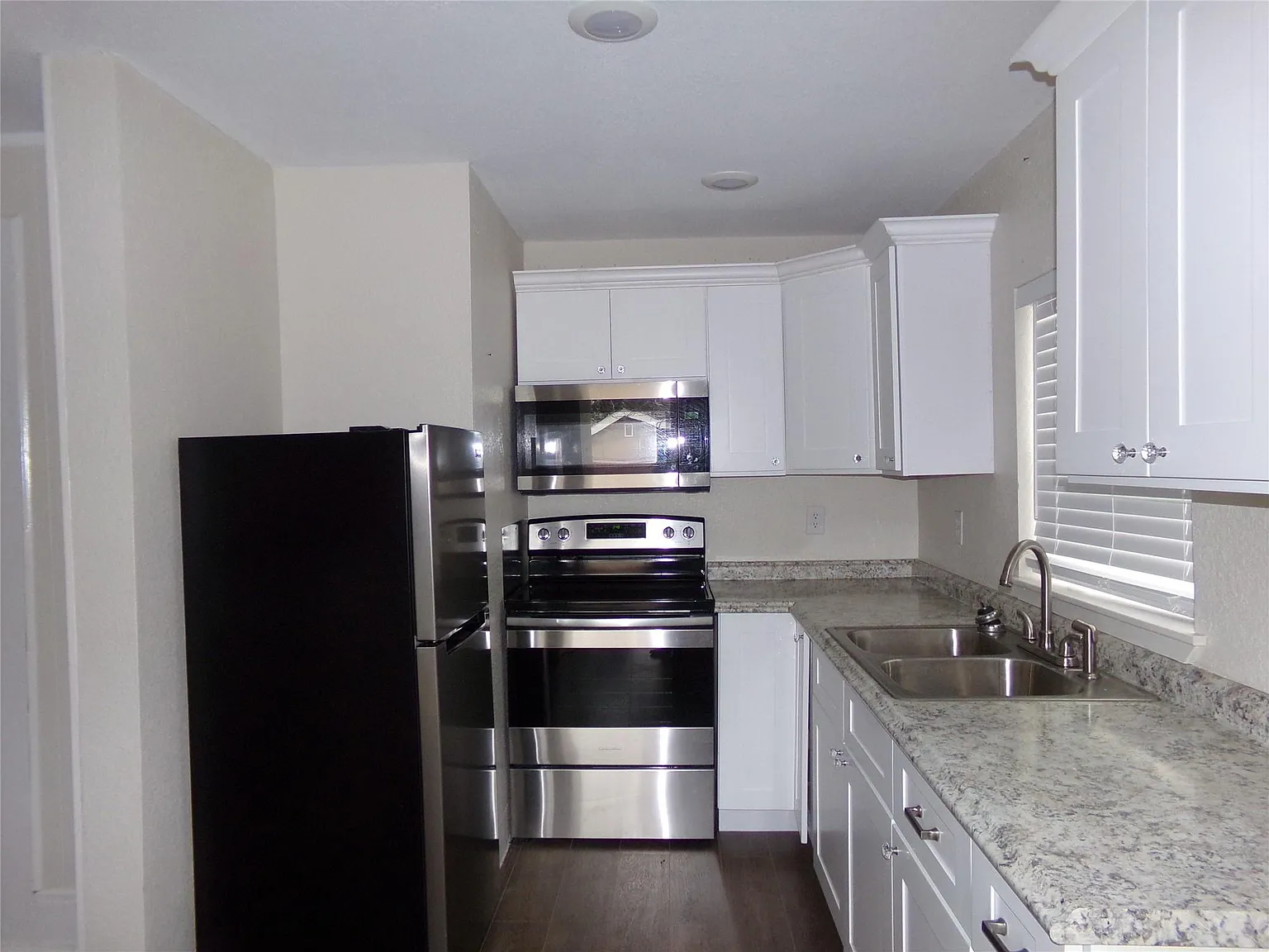 1 bed, 1.0 bath, 484 sqft, $700 — Photo 2