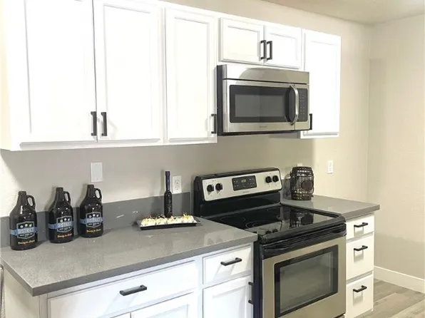 5250 Mission Carmel Ln APT 204, Las Vegas, NV 89107