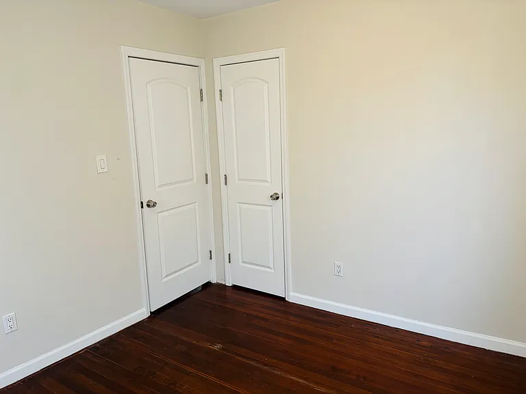 146 Westbury Ave — Photo 4