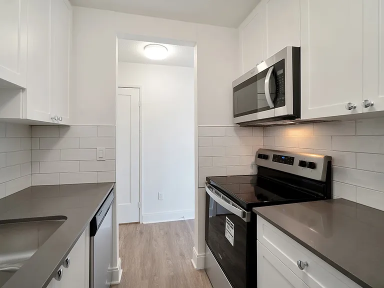 908 Market St — Photo 13