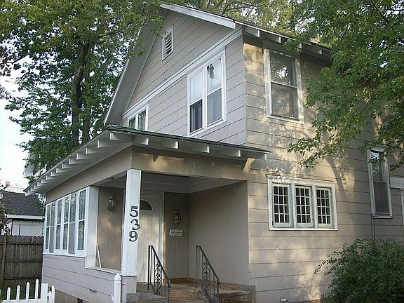 3 beds, 2 baths