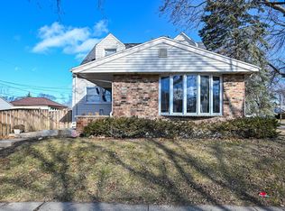 5700 W Stack Dr, Milwaukee, WI 53219