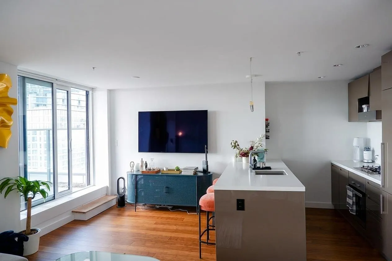 2 bed, 1600 sqft, $5,950 — Photo 4