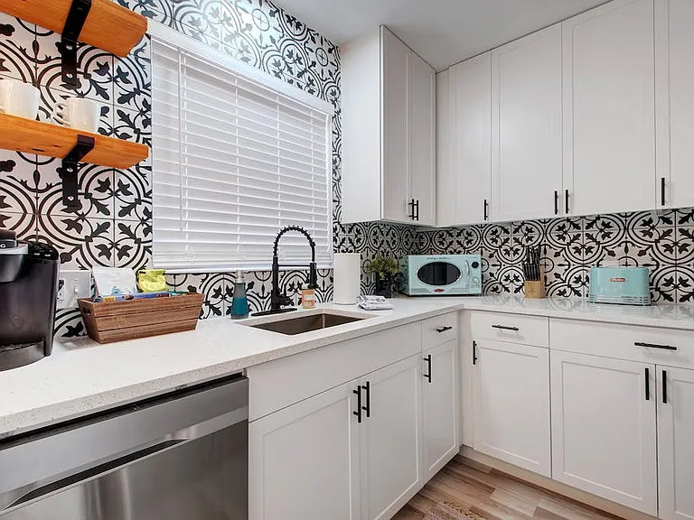2210 Bristol Dr — Photo 9