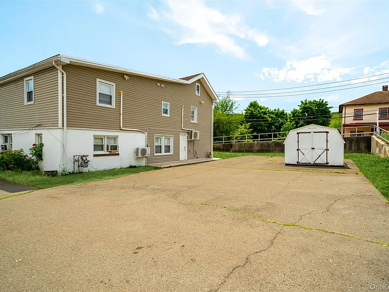 58 Samsondale Ave #A — Photo 30