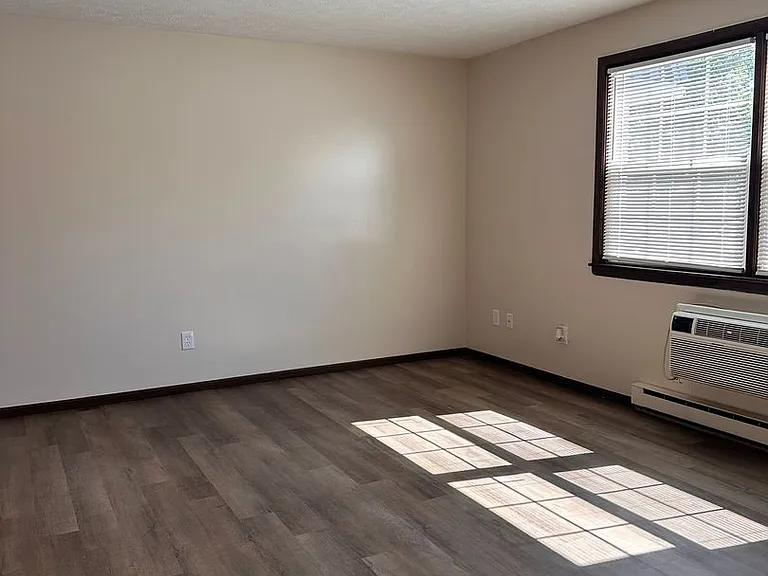 15741 Grove St — Photo 16