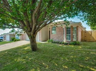 10245 Sunset View Dr, Fort Worth, TX 76108