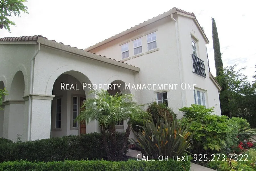 Gorgeous 5 Bed/4.5 Bath with Office in Perfect San Ramon Location — Photo 2