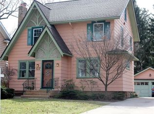 127 Chestnut Hill Dr, Irondequoit, NY 14617