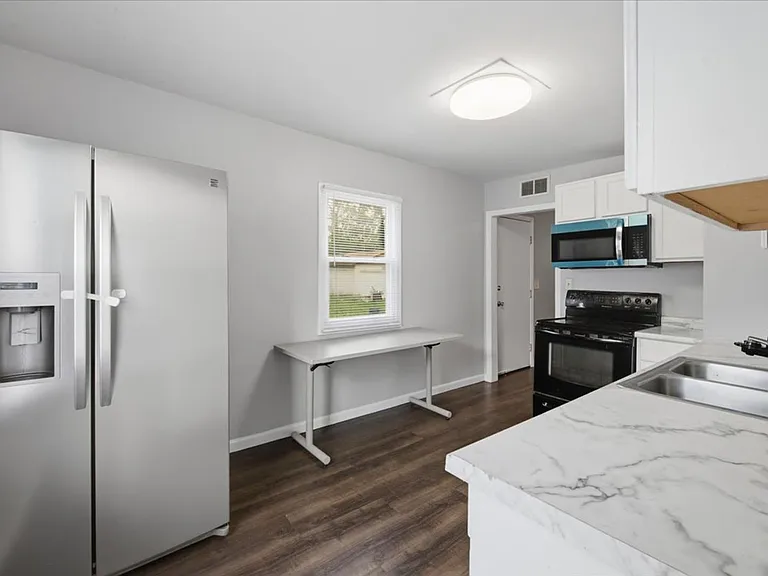 3705 N Whittier Pl — Photo 4