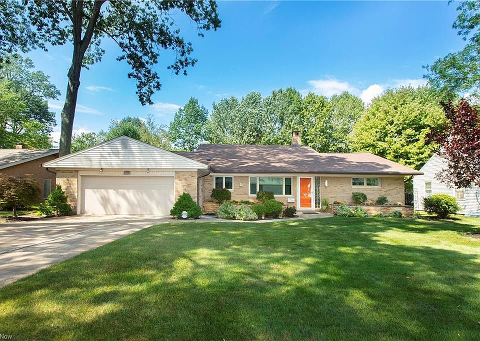 1st image of 22576 Locust Ln