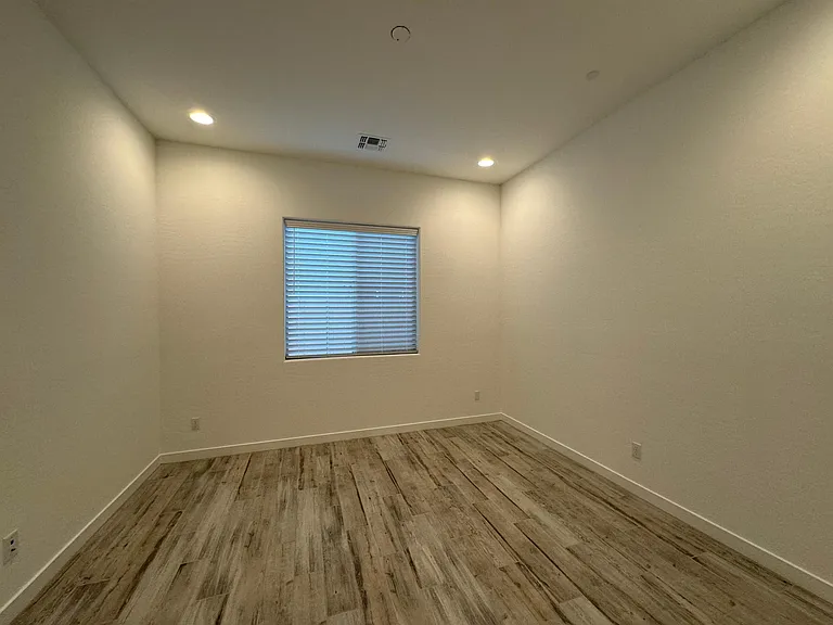 8040 E Jasmine St — Photo 21