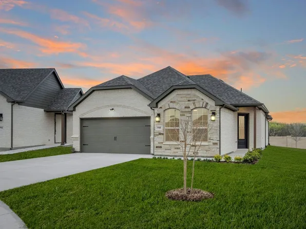 5900 Carmona Trl, Fort Worth, TX 76123