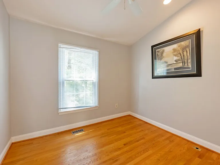 215 Lynn Manor Dr — Photo 42