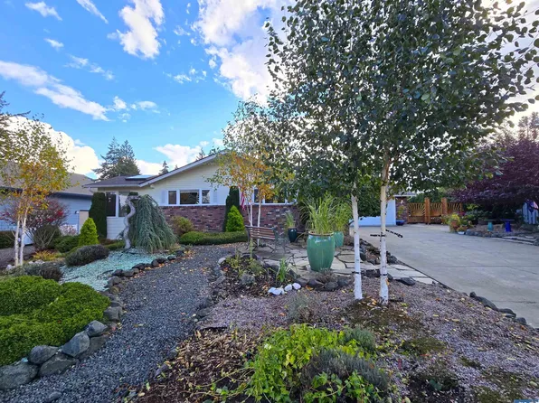 108 Clallam Bay St, Sequim, WA 98382