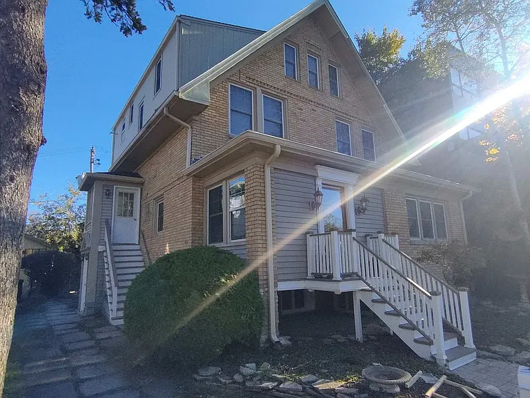 2619 Prairie Ave — Photo 3