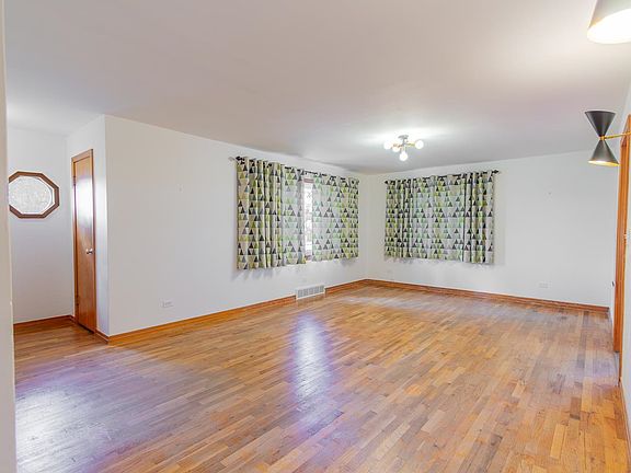 4th image of 603 N 4th St