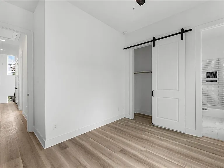 5904 Val Verde St — Photo 3