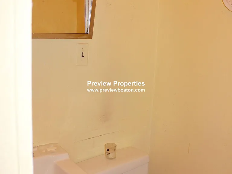 Anderson St — Photo 11