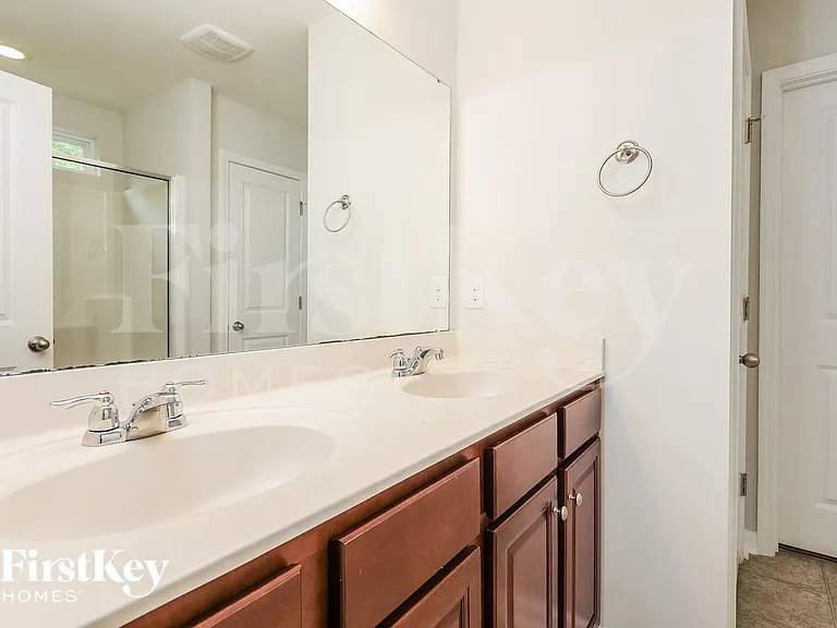 229 Oglethorpe Cir — Photo 12