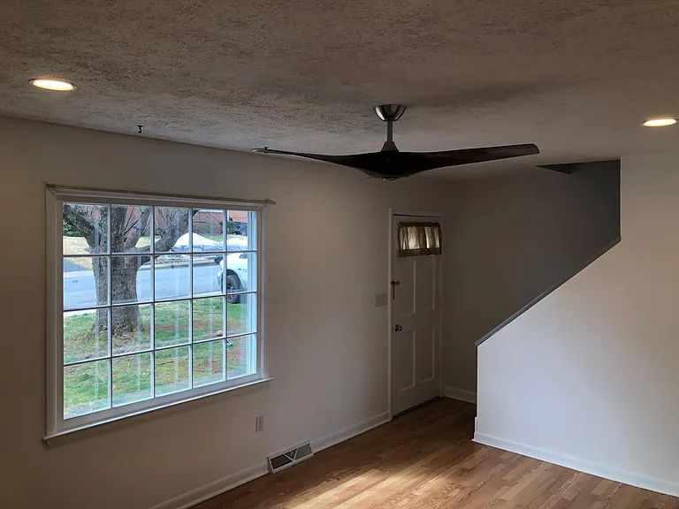 1228 Holmes Ave — Photo 4