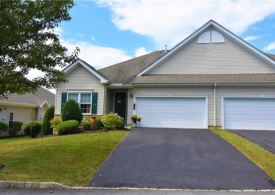 1st image of 12 Somerset Ln