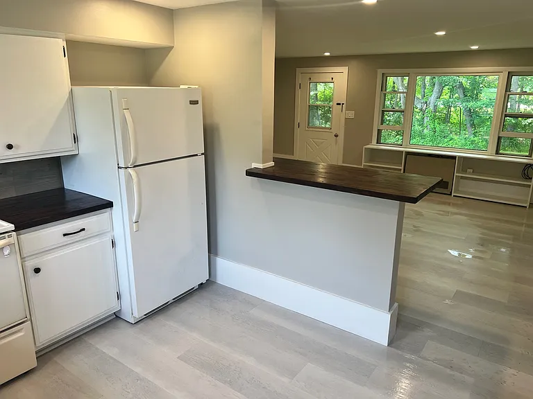 217 N Main St — Photo 2