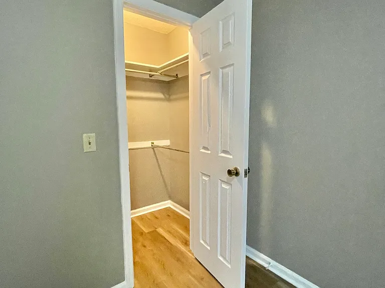 230 Lanier Dr — Photo 8