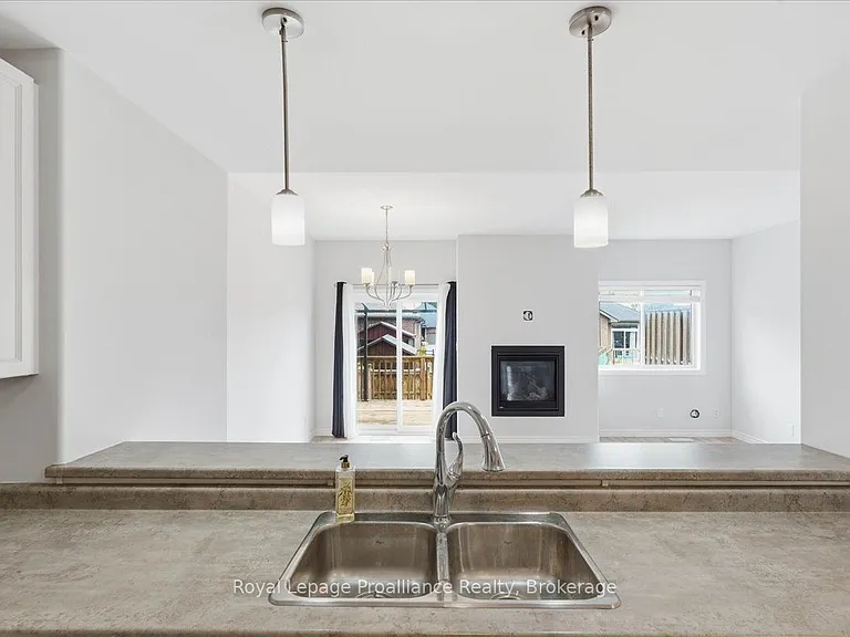 16 Ledgerock Ct — Photo 8