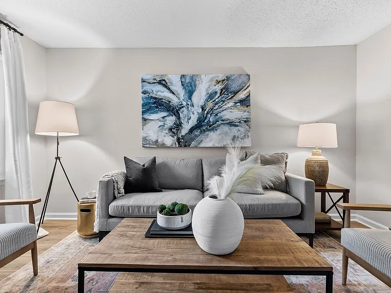 300 E McPherson Dr — Photo 8