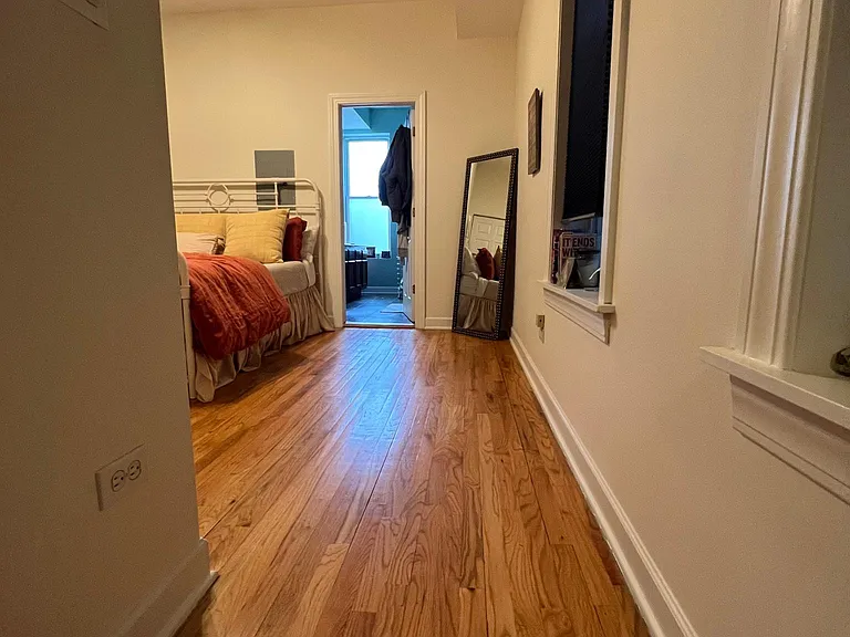 129 S Oakley Blvd #1 — Photo 11