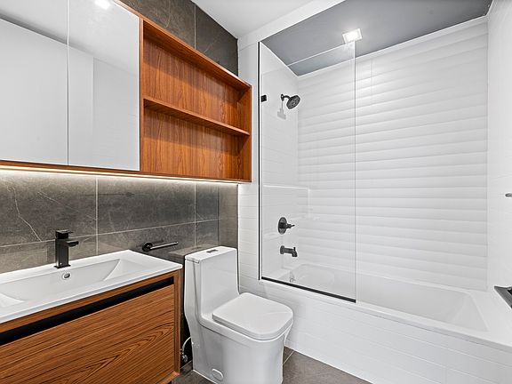 5th image of 125 Clifton Pl #3B