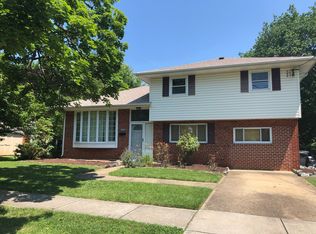 5807 Folkstone Rd, Bethesda, MD 20817