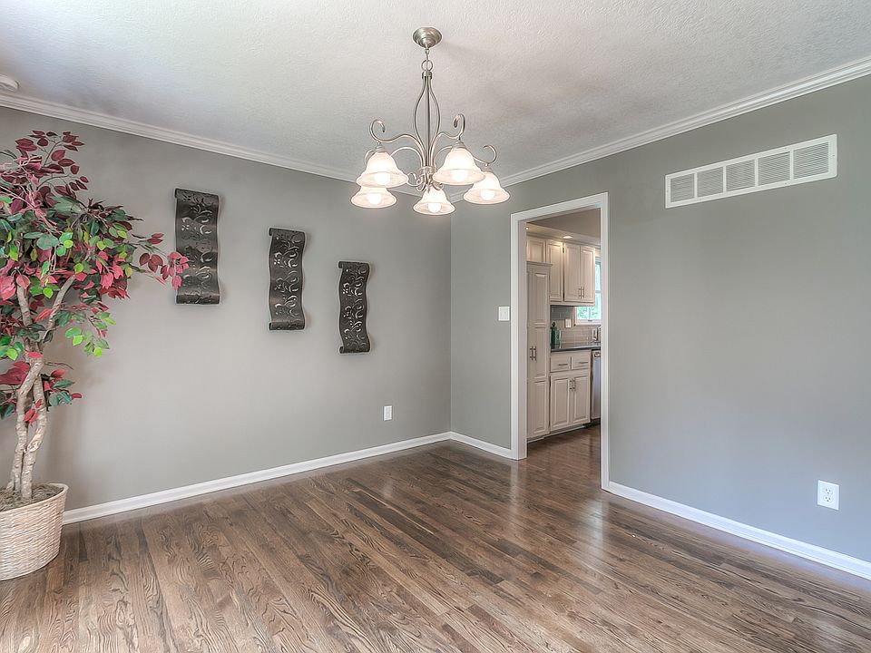1st image of 4011 NE Woodridge Dr
