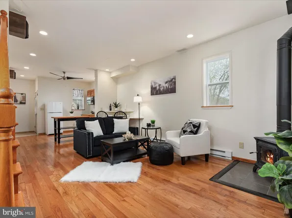 121 W Confederate St, New Market, VA 22844