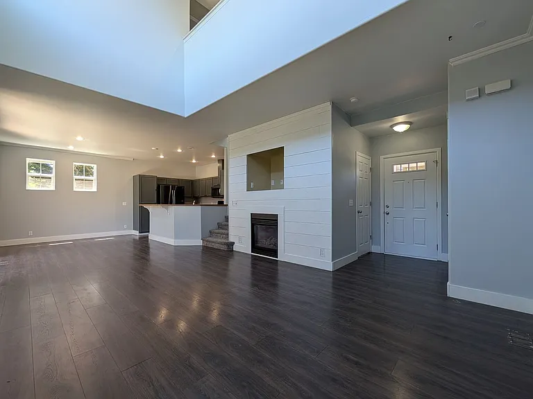 5220 Wales Dr — Photo 1