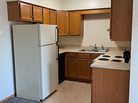 5th image of 3425 Queen Dr SW #6