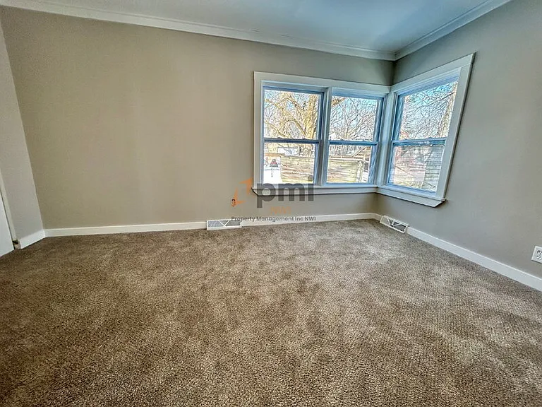14725 Bryan St — Photo 11