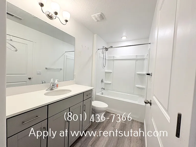 647 W Raintree Ln — Photo 30