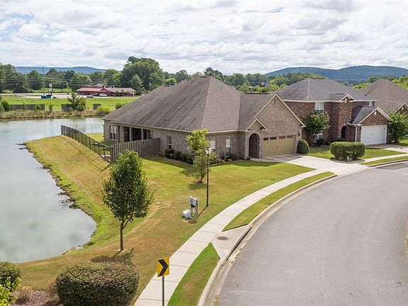 2nd image of 5023 Valley Cove Dr SE