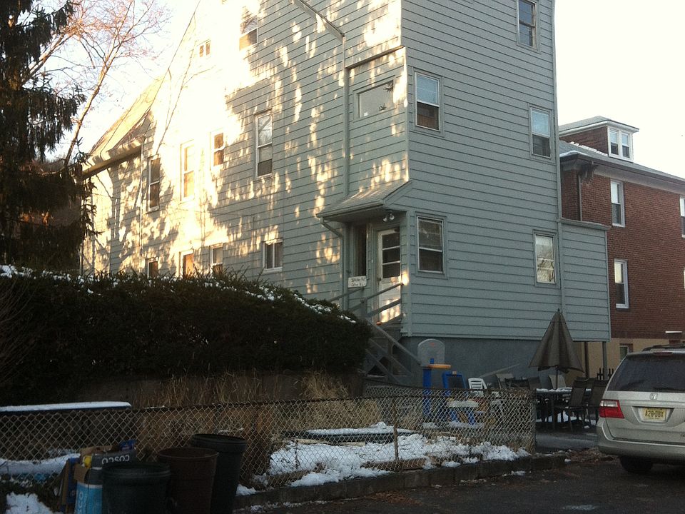 2nd image of 67 Valley Rd