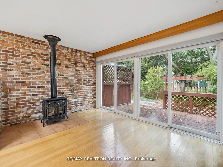 186 Wanless Ave — Photo 25