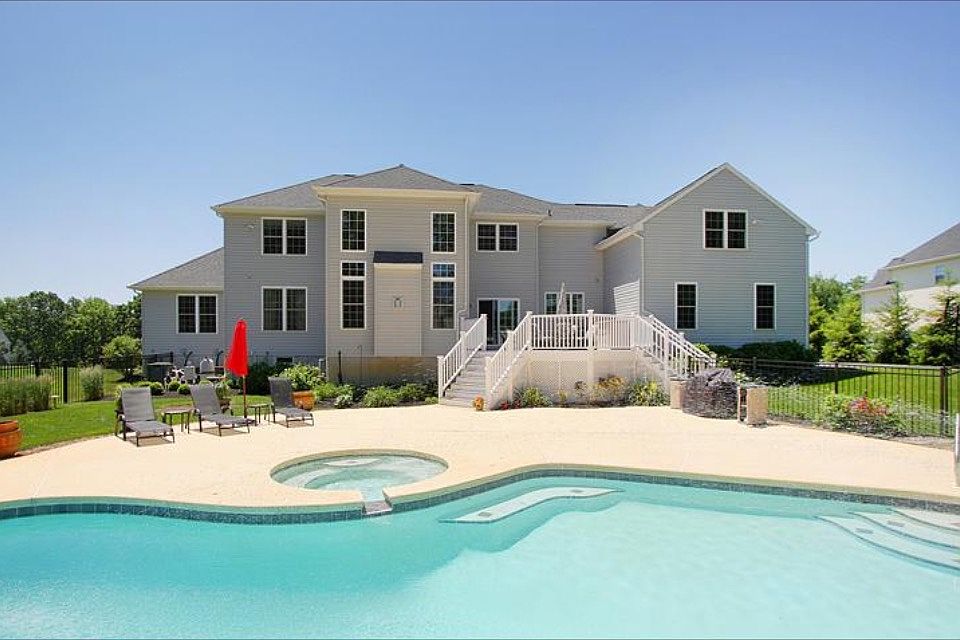 2nd image of 212 Dominics Ct