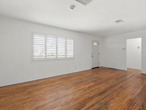 4th image of 413 Adlena Dr
